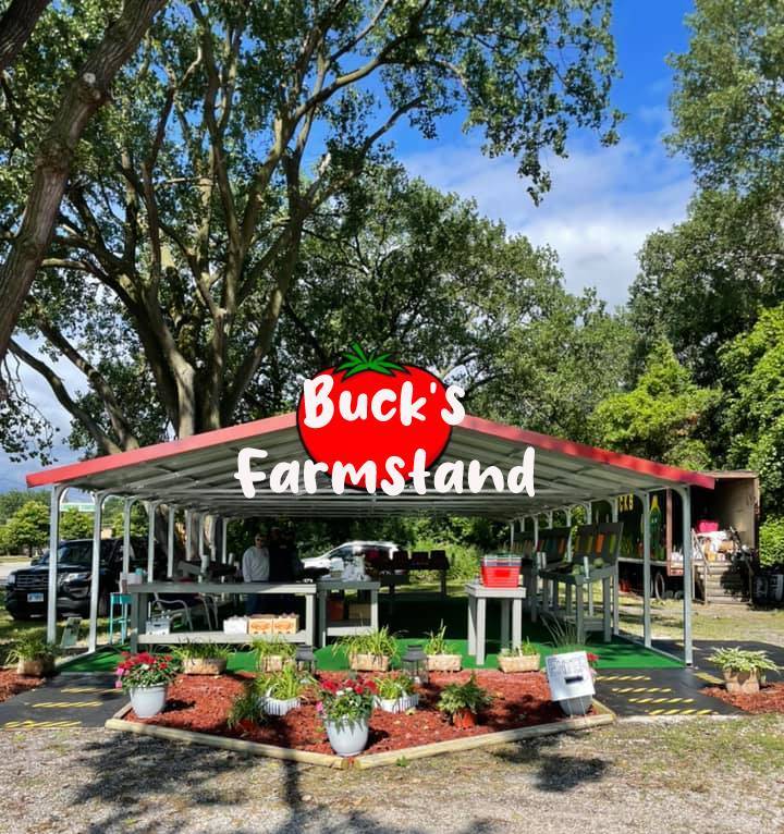 Front view of Buck's Farmstand